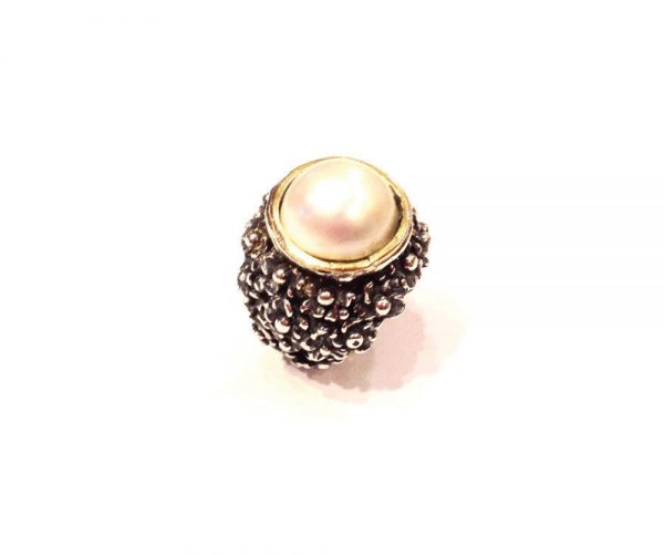 Bouquet ring with round pearl